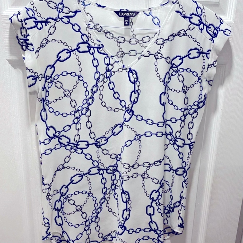 Express sleeveless chain print top